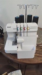 Контейнер для Pfaff Hobbylock 2.0 2017